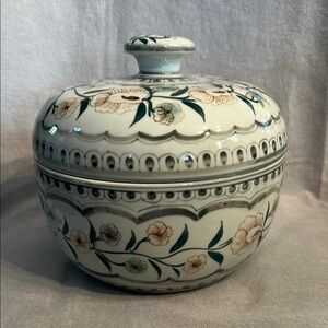 Ethan Allen Floral Ceramic Decorative Lidded Jar Made in Thailand